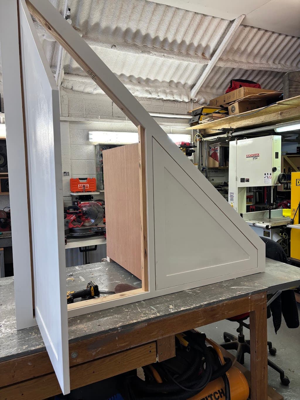 L J Moone Carpentry & Joinery