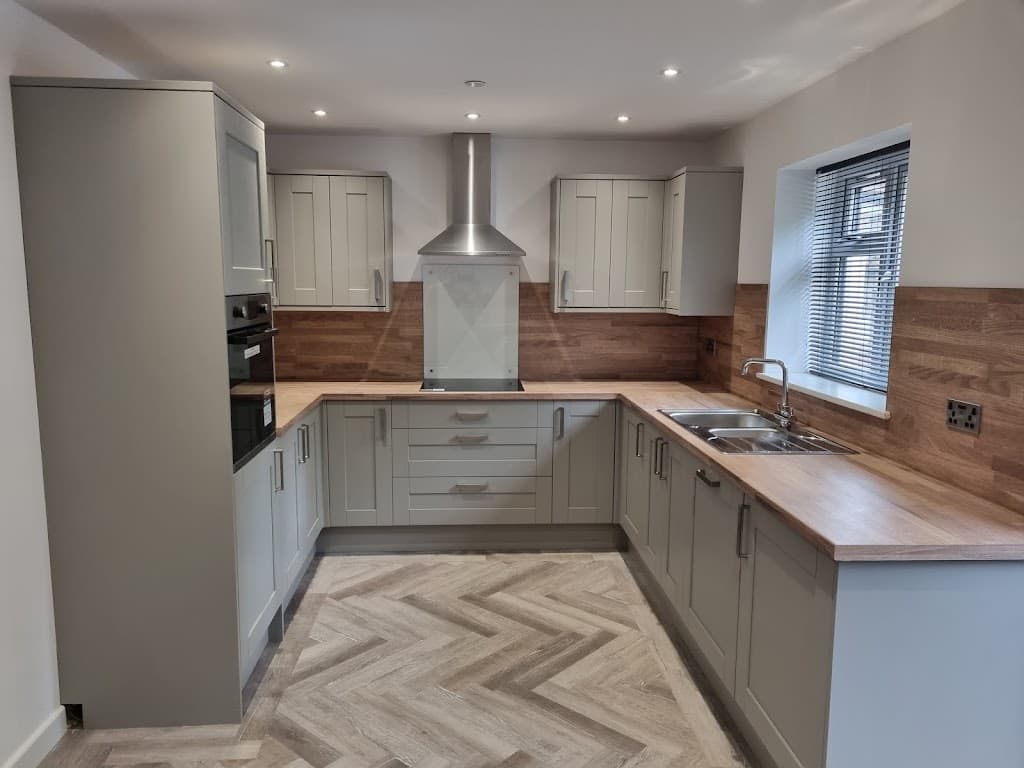 L Rogers Carpentry and Building